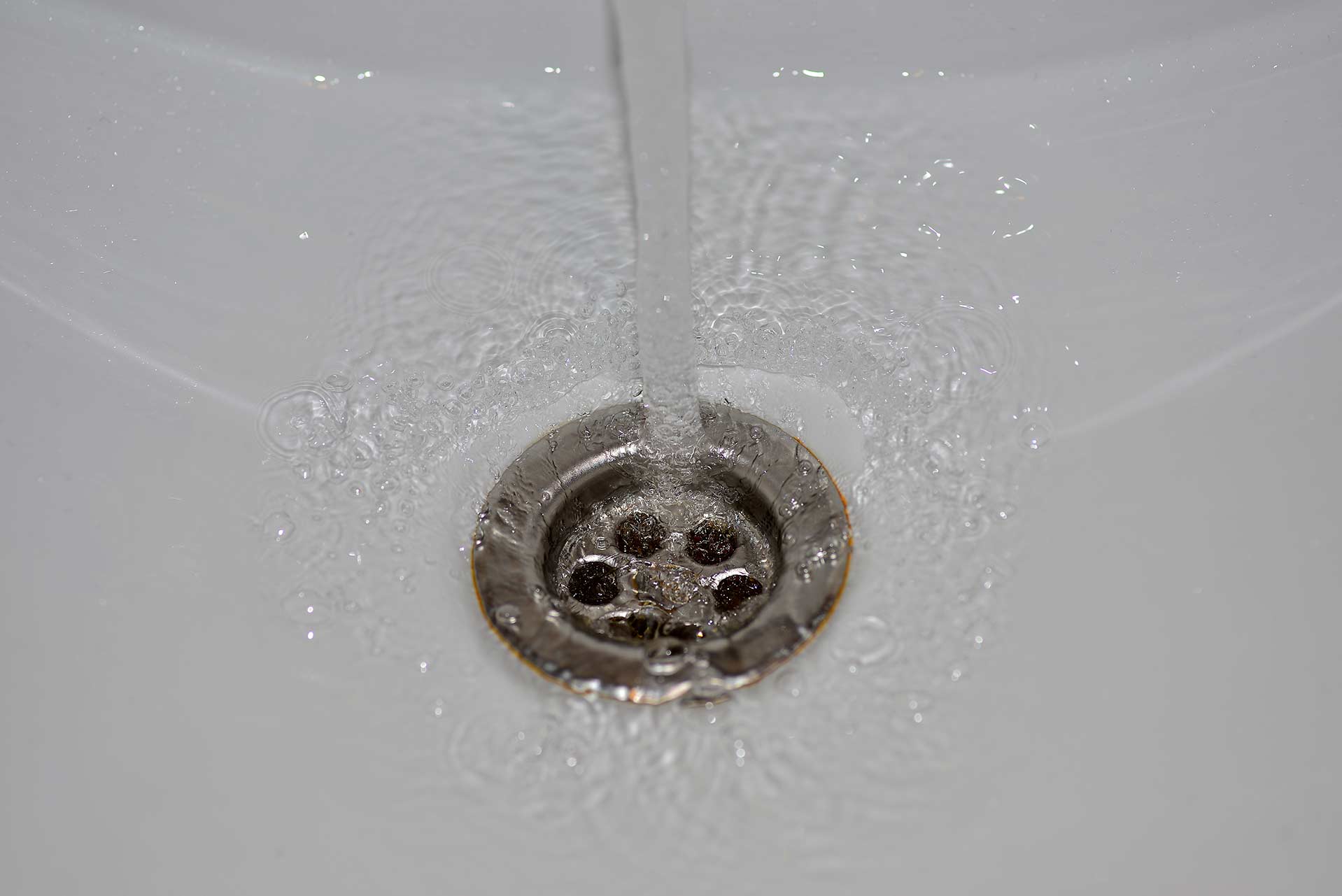 A2B Drains provides services to unblock blocked sinks and drains for properties in Featherstone.